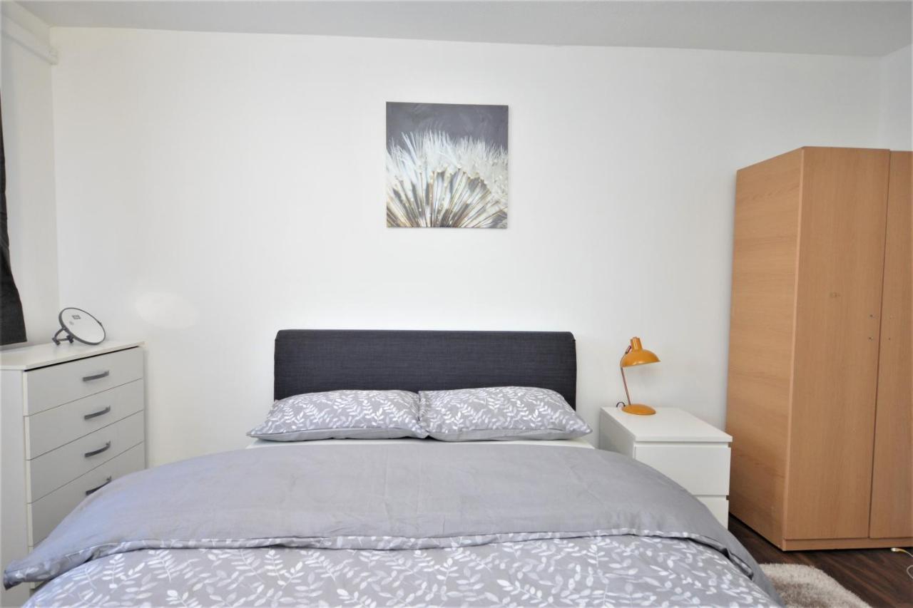 2 Bedroom Near Excel Exhibition Centre Apartamento Londres
