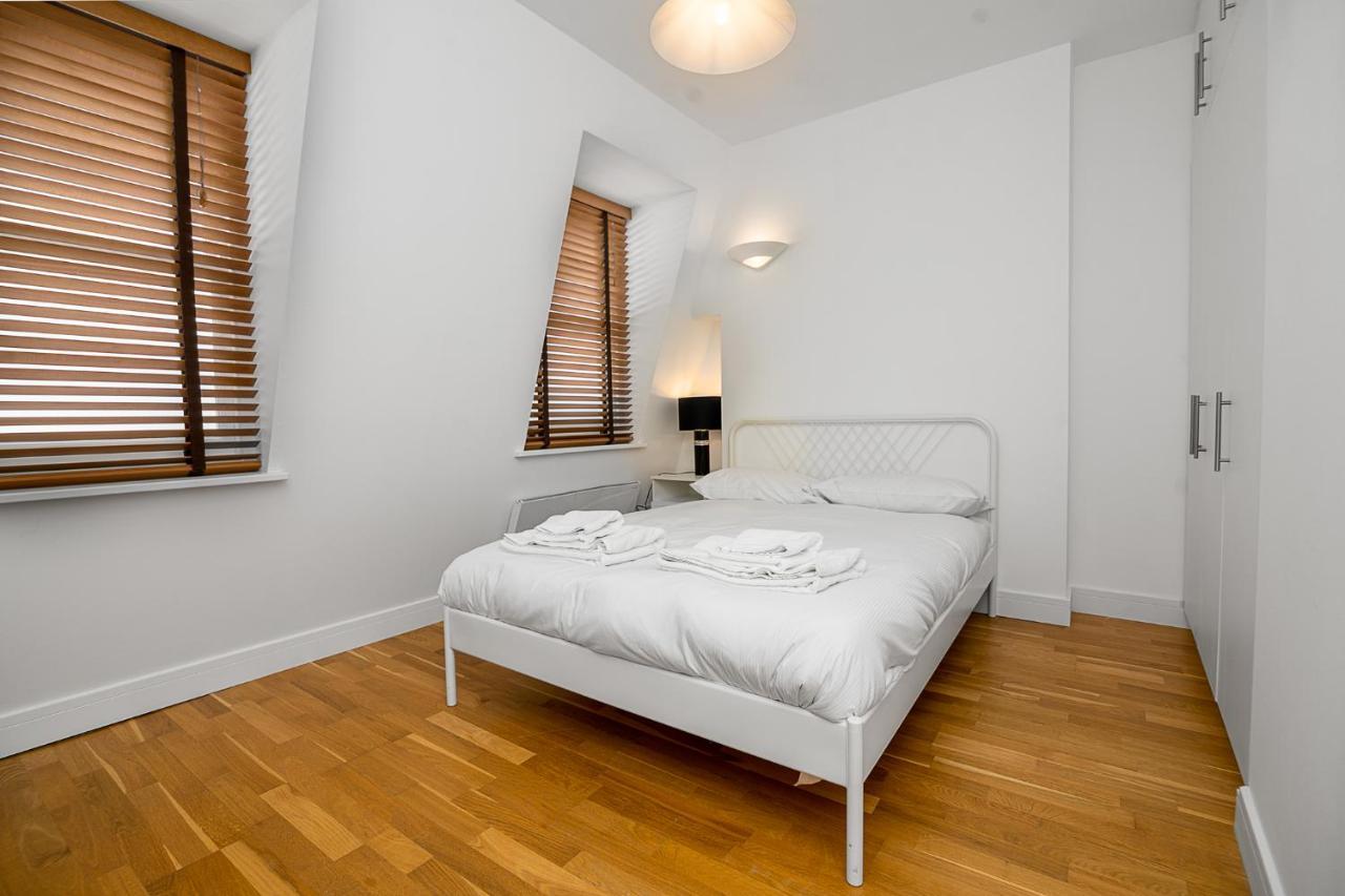 Modern 1 Bed Flat In Holborn, For Up To 2 People - With Free Wifi * London