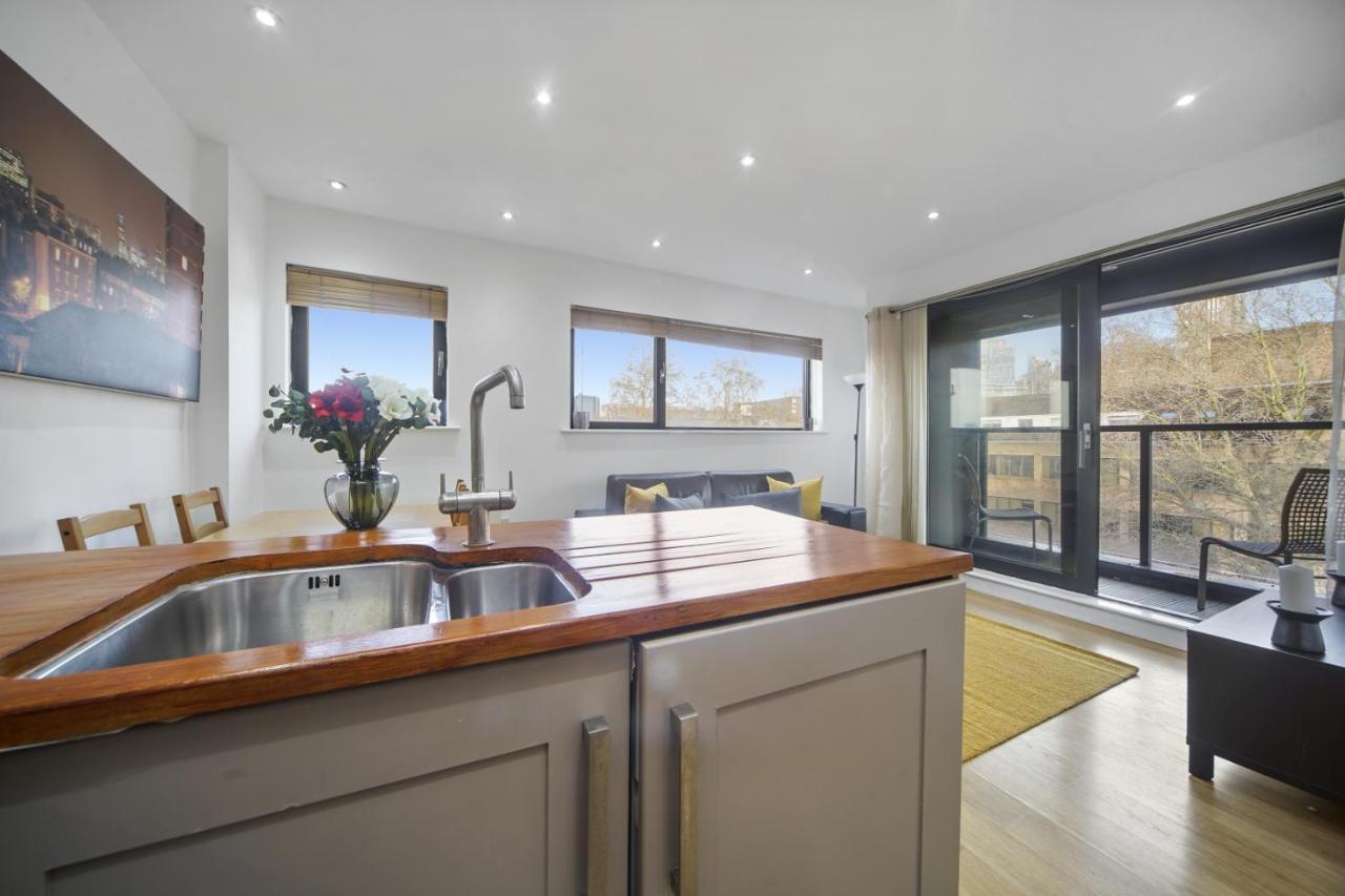 Modern 2 Bed By Tower Bridge Bridge London