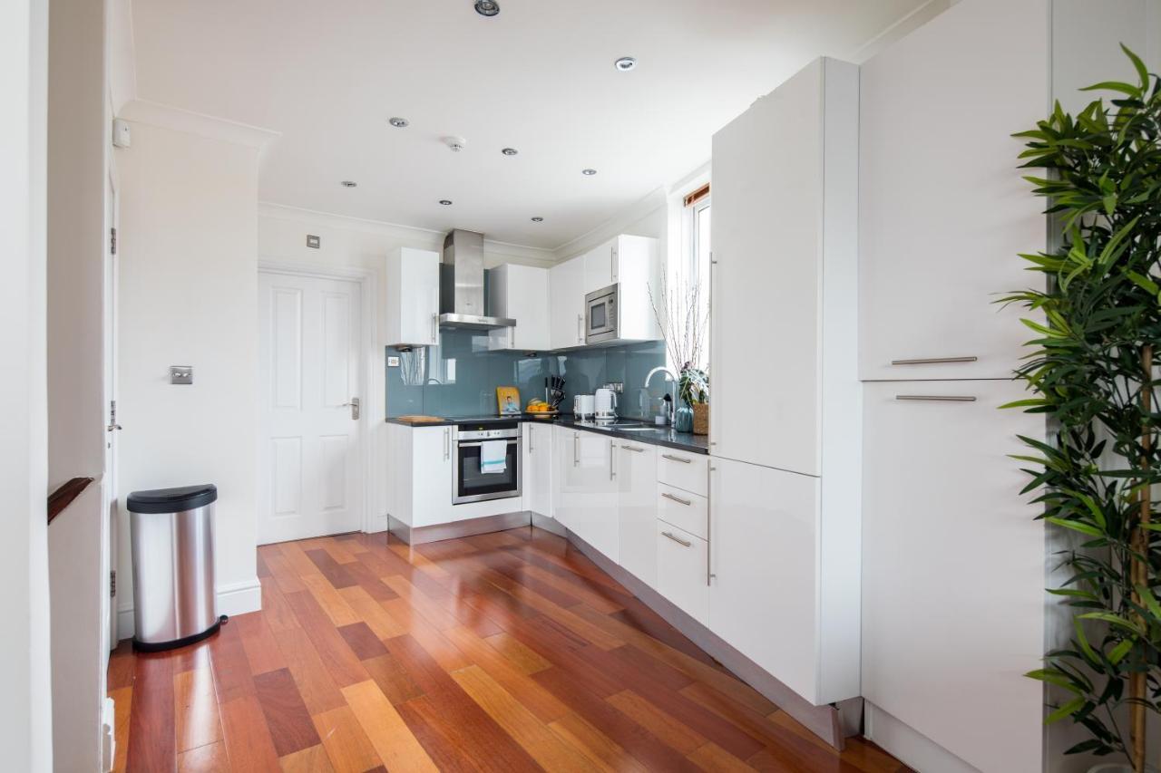 The Cromwell Road Escape - Modern & 1bdr Flat With Rooftop Terrace Apartment