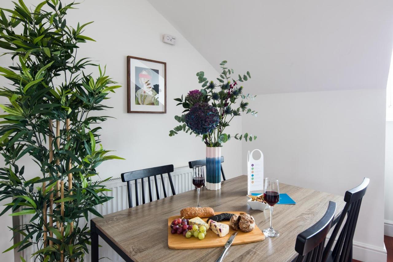 The Cromwell Road Escape - Modern & 1bdr Flat With Rooftop Terrace