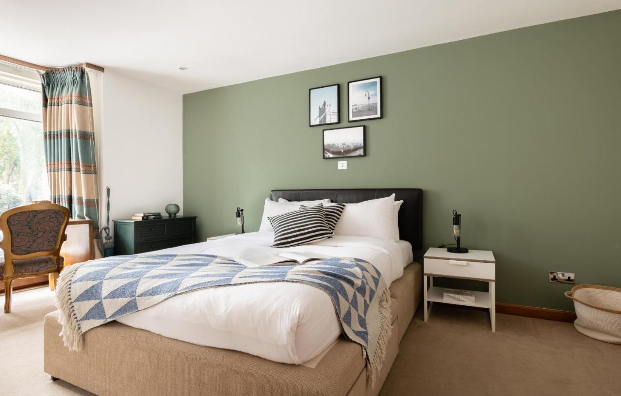 The Southwick Sanctuary - Large 6bdr With Terrace Apartment *