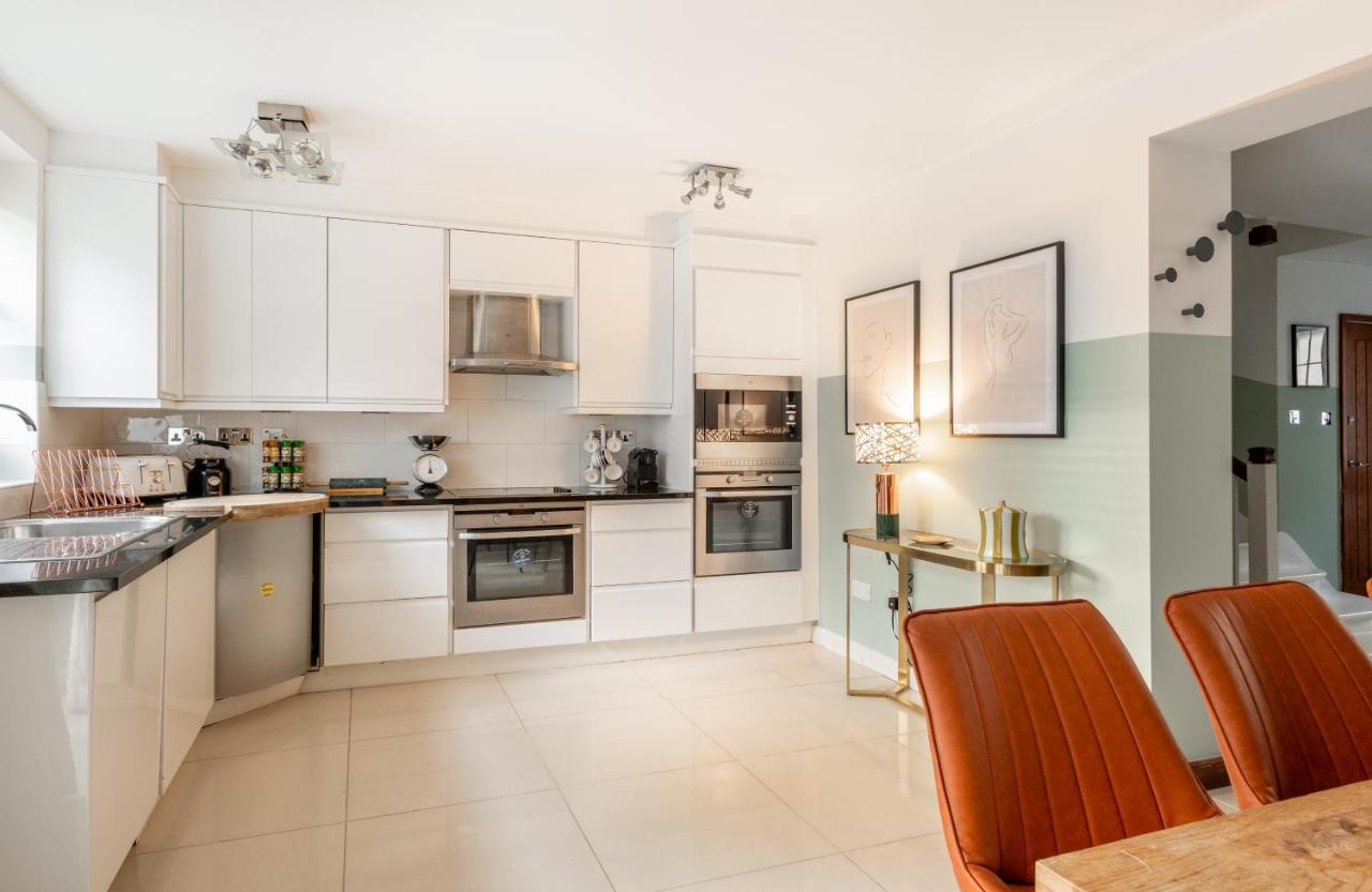 The Southwick Sanctuary - Large 6bdr With Terrace Apartment *