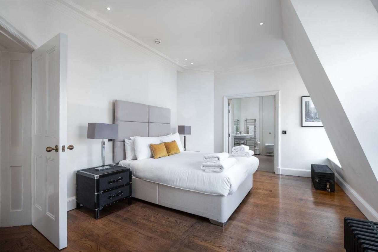 Grosvenor Gardens By Capital Apartment *