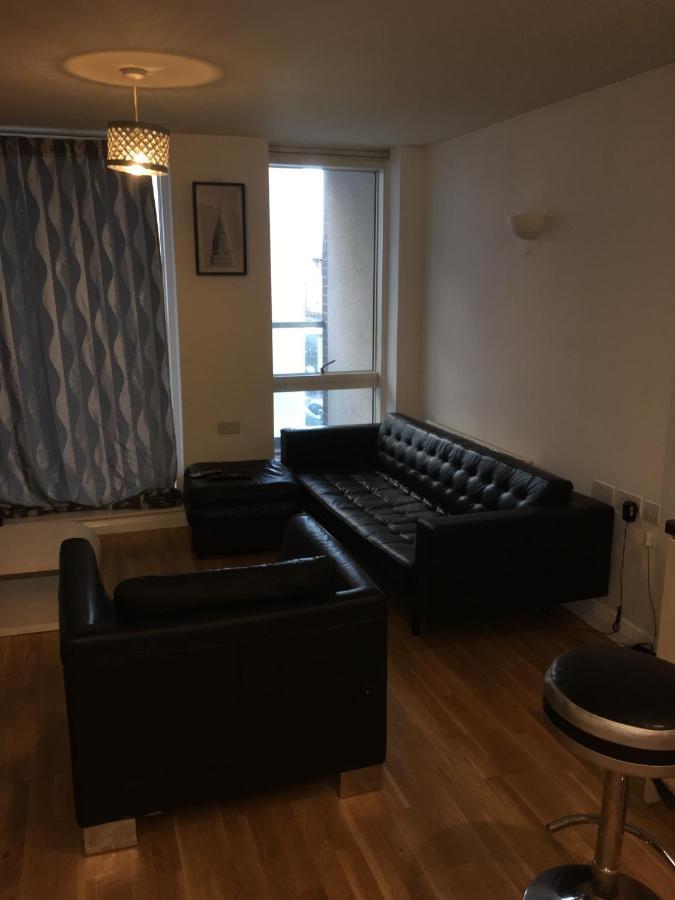 1 Bed Near Canary Wharf Centre Apartment