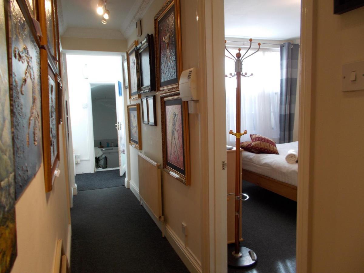 Hospedagem domiciliar Double With Private Bathroom In Flat Centre