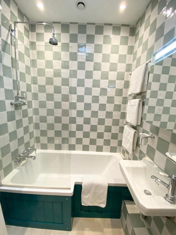 Stylish In Pimlico & Westminster Apartment London