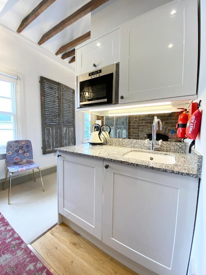 Stylish In Pimlico & Westminster Apartment London