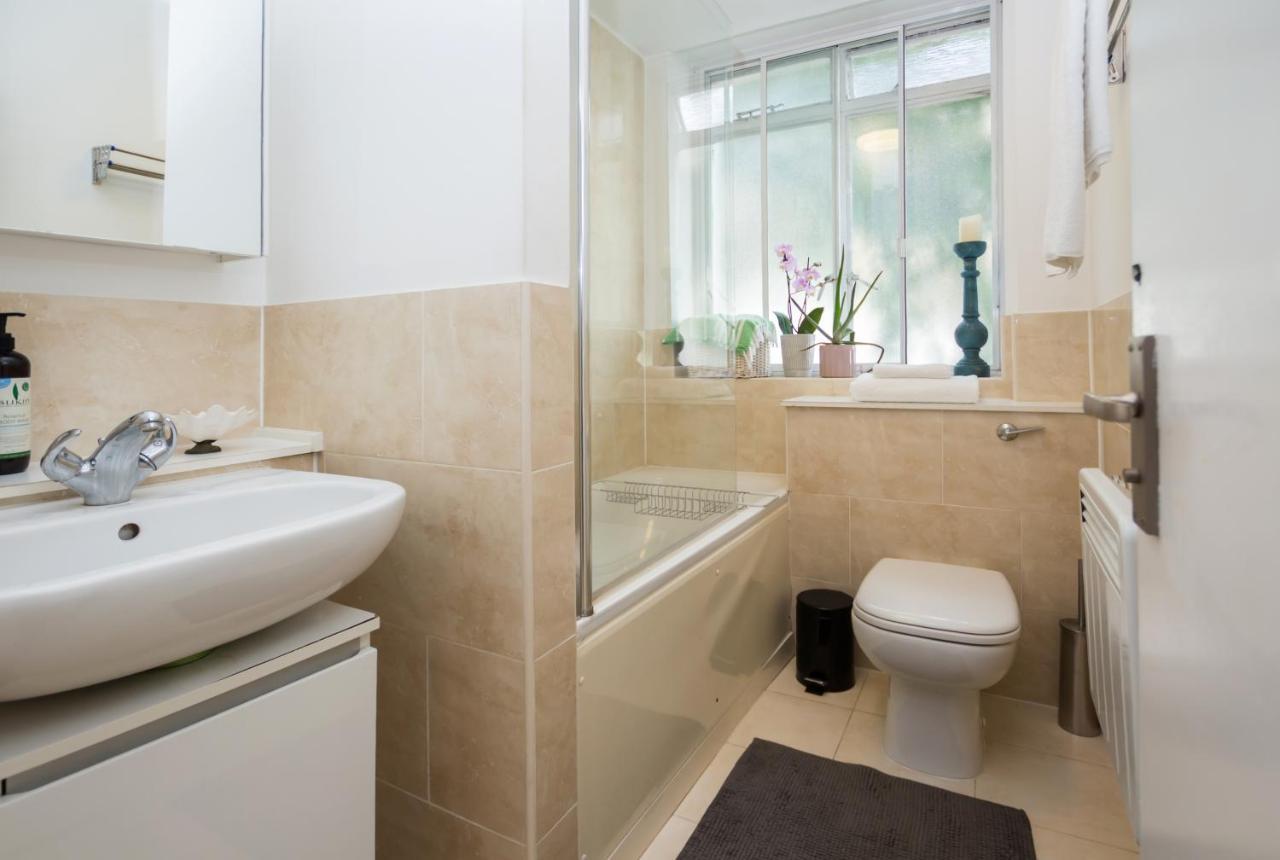 Westbourne Gardens Unique Studio Near Hyde Park * London