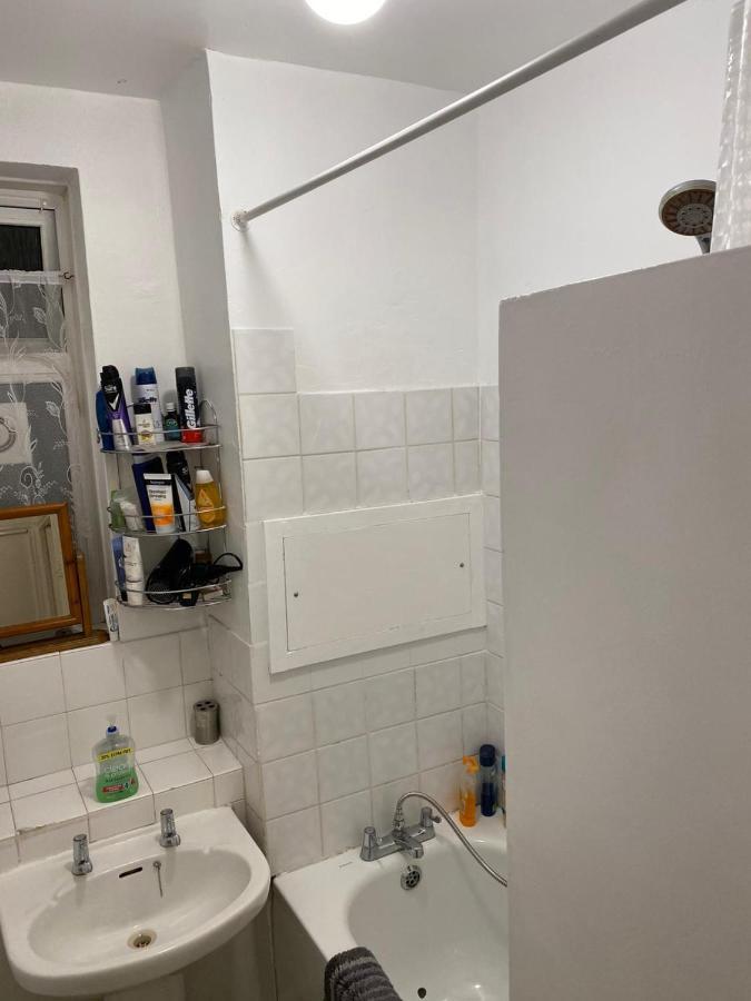 Vauxhall Apartment *