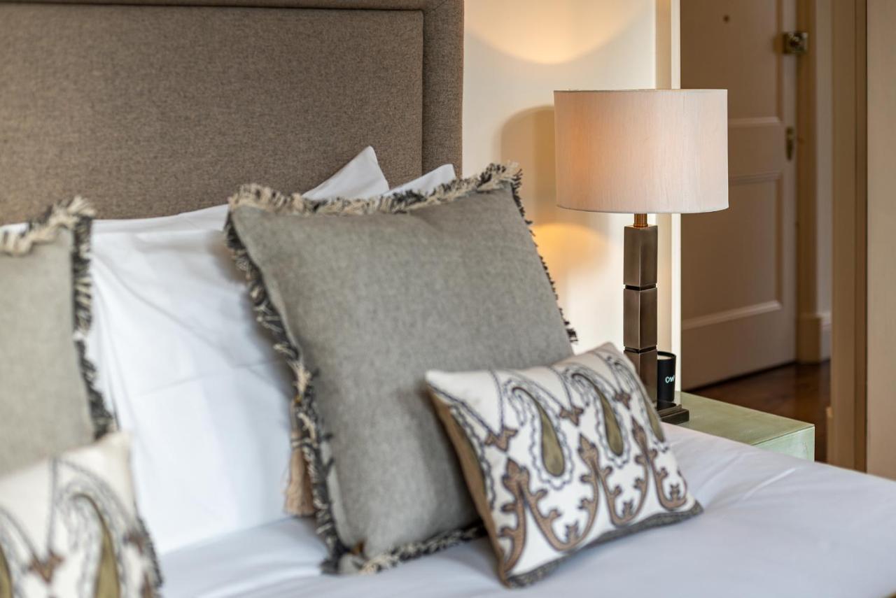 Grosvenor Gardens By Capital Apartment *