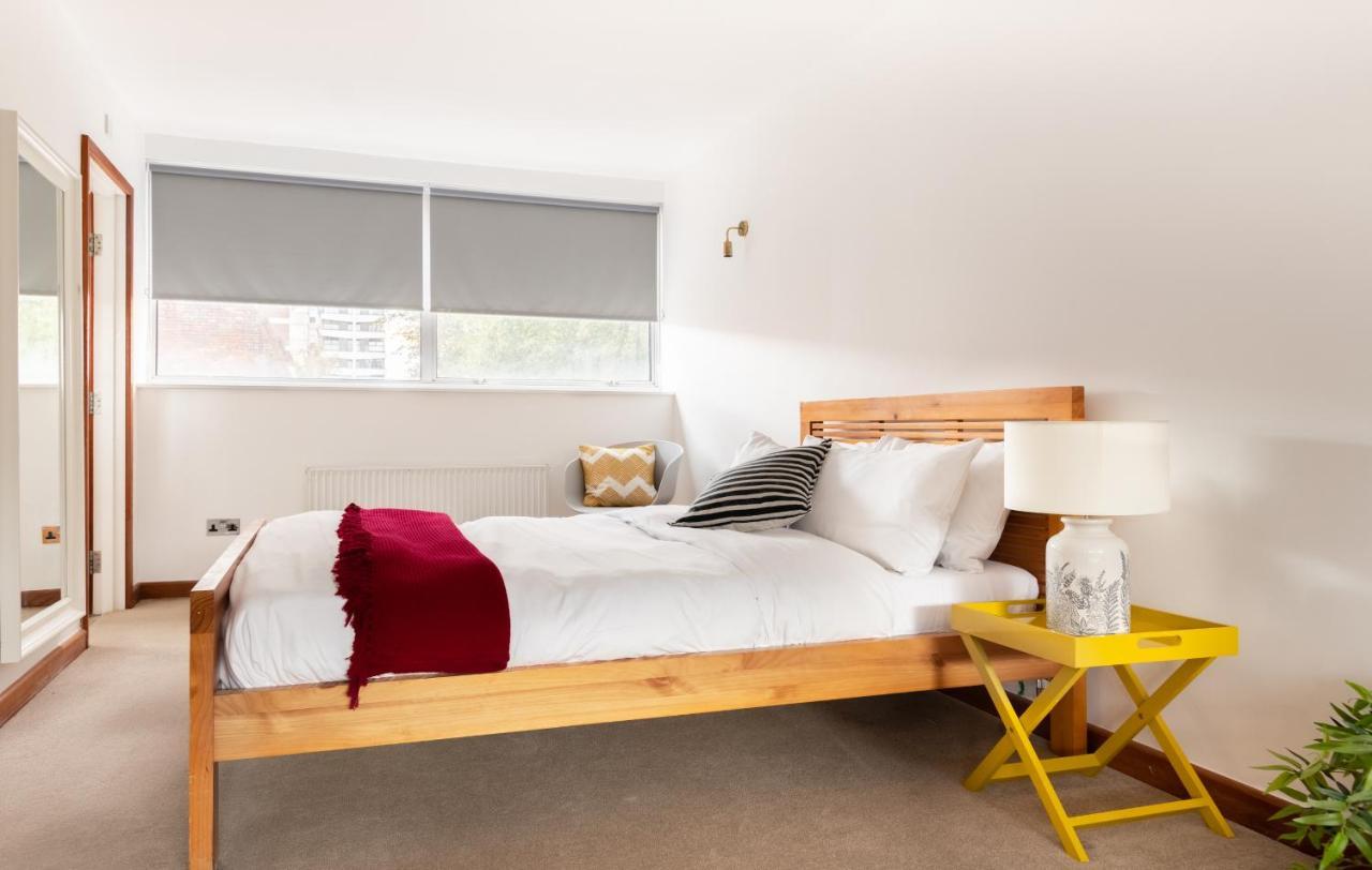 The Southwick Sanctuary - Large 6bdr With Terrace * London