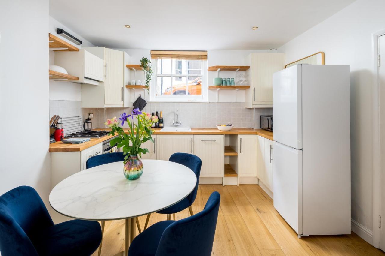 Apartment Modern Flat With Patio In Pimlico