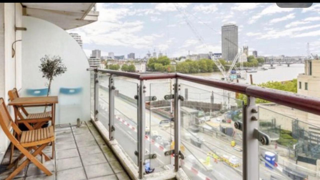 River View * London