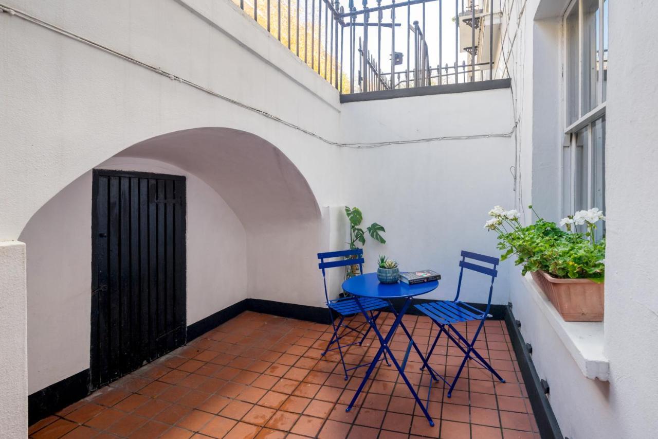 Apartment Modern Flat With Patio In Pimlico