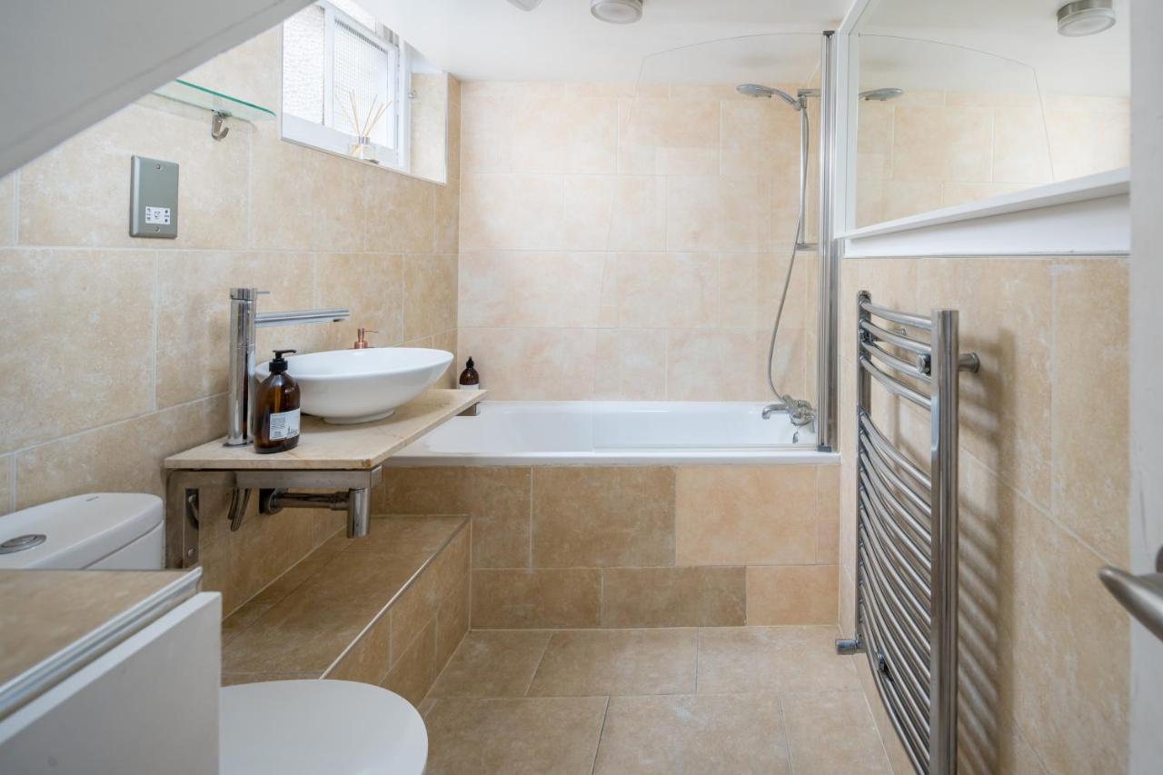 Apartment Modern Flat With Patio In Pimlico London