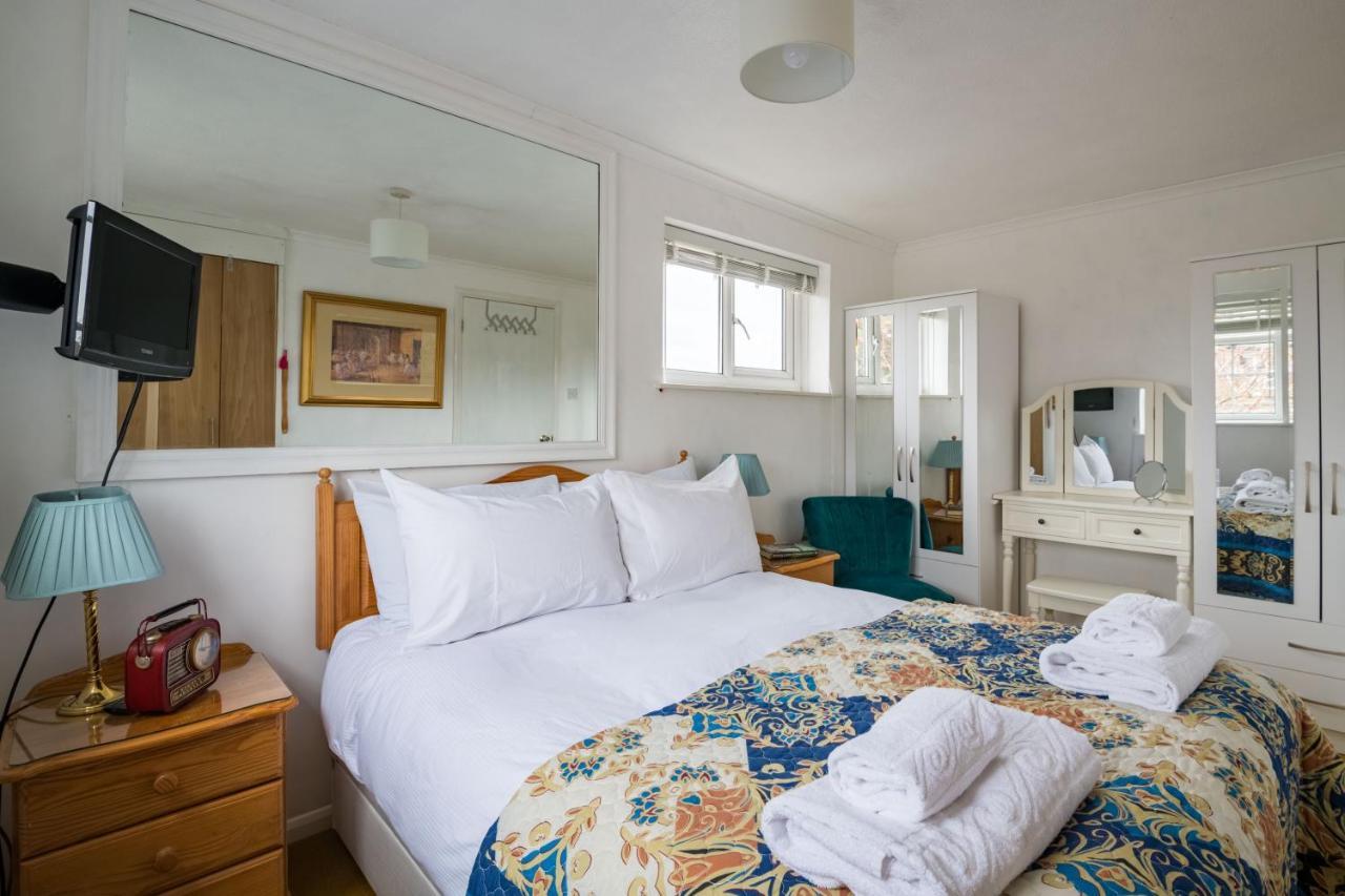 Exclusive In Acton By Underthedoormat * London