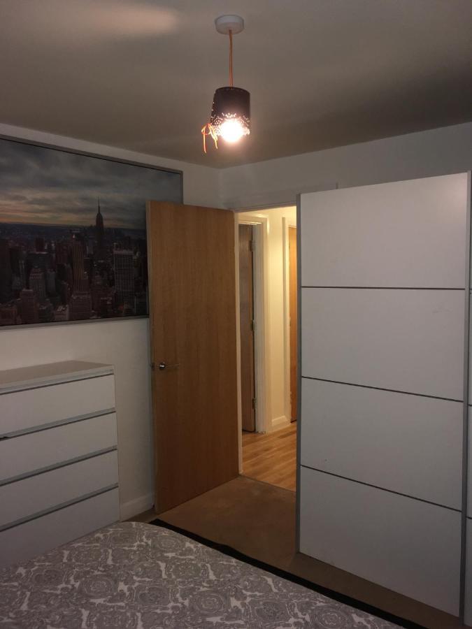 1 Bed Near Canary Wharf Centre Apartment