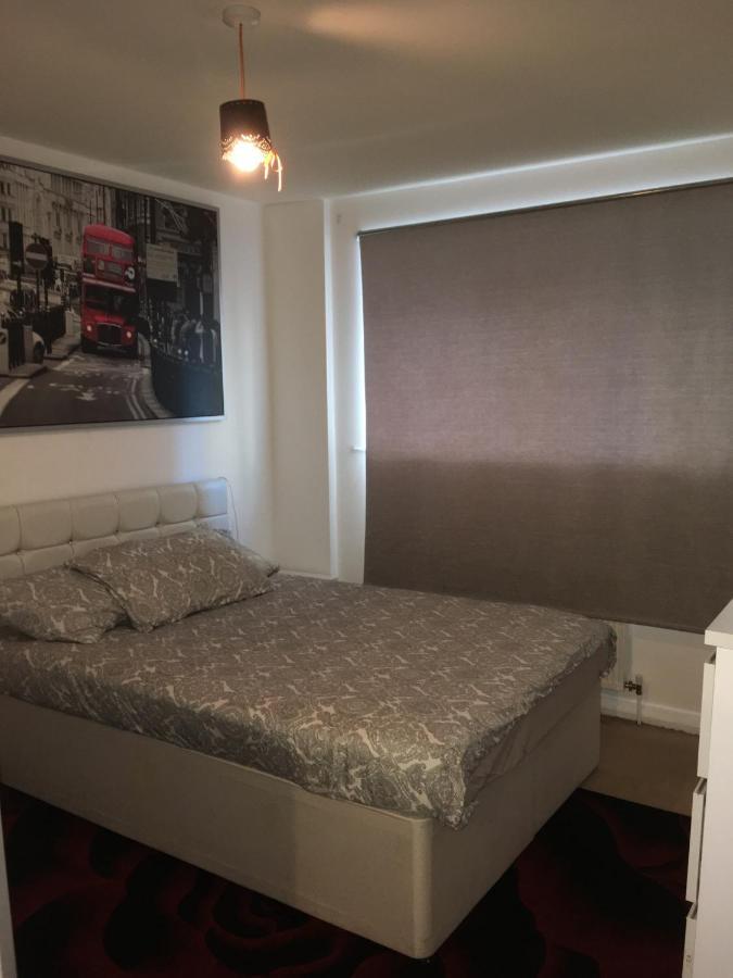 1 Bed Near Canary Wharf Centre London