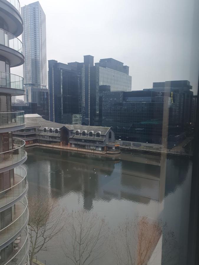 Canary Wharf, E14 9ne Apartment London