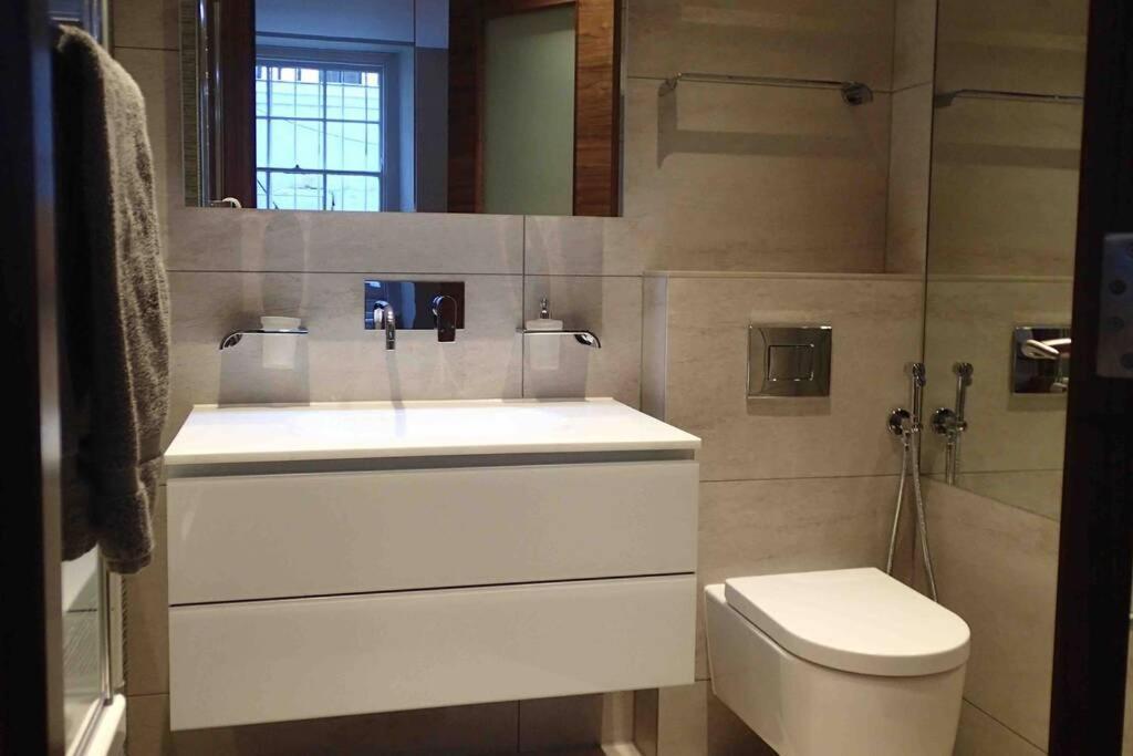 Apartment Stylish Large Cool 3 Bed 3 Bath Marylebone +ac London