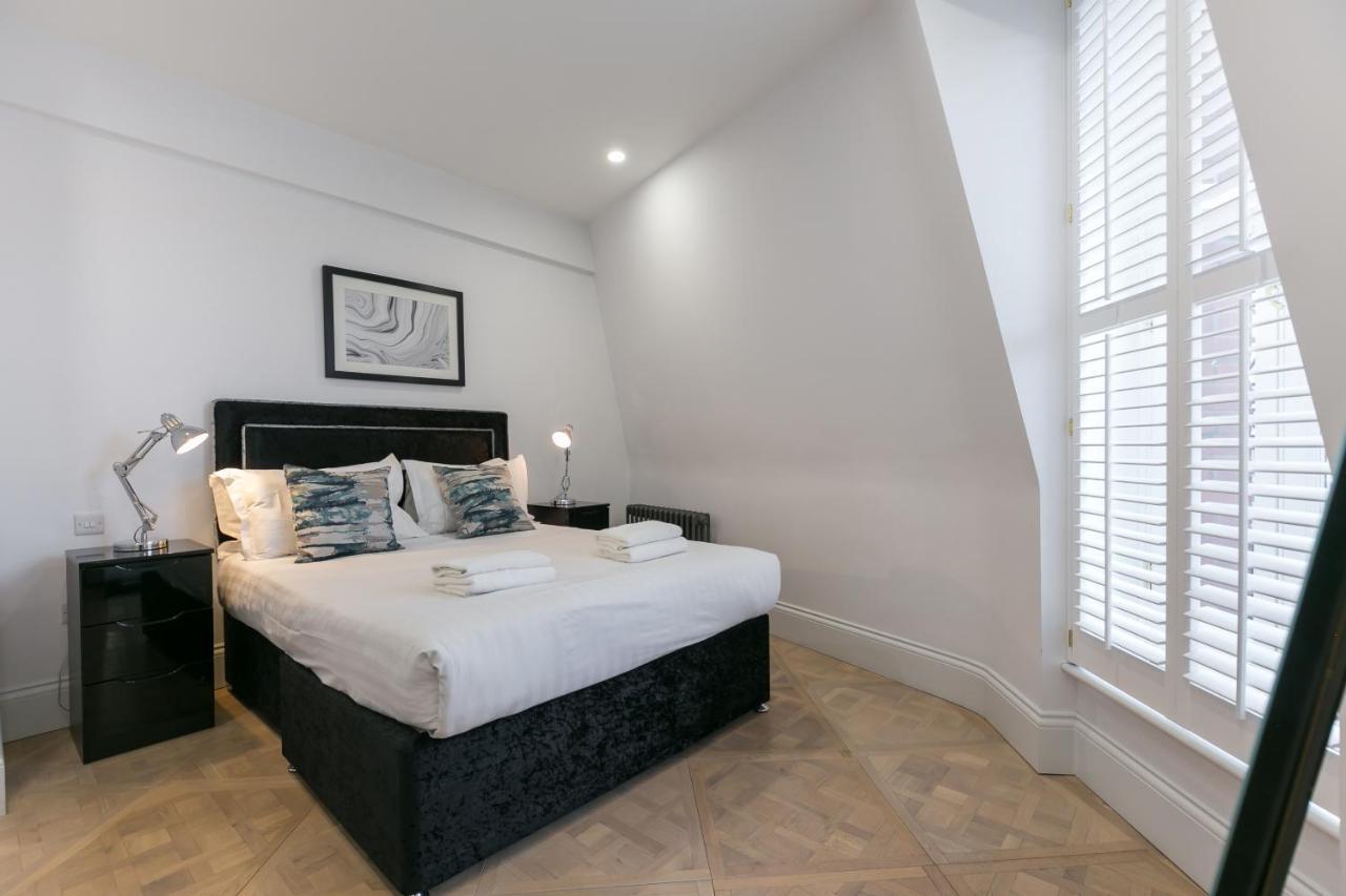 Urban Chic - Shaftesbury * London