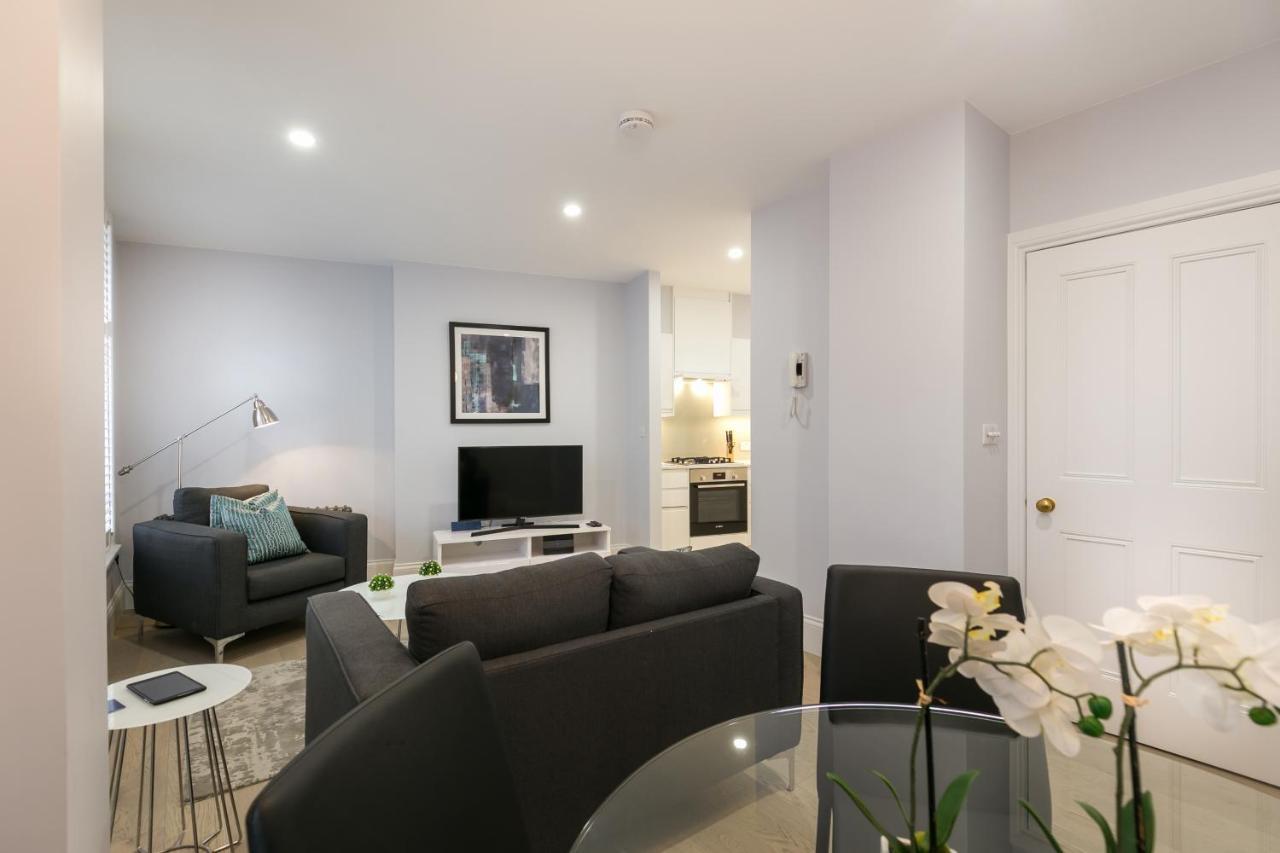 Urban Chic - Shaftesbury * London