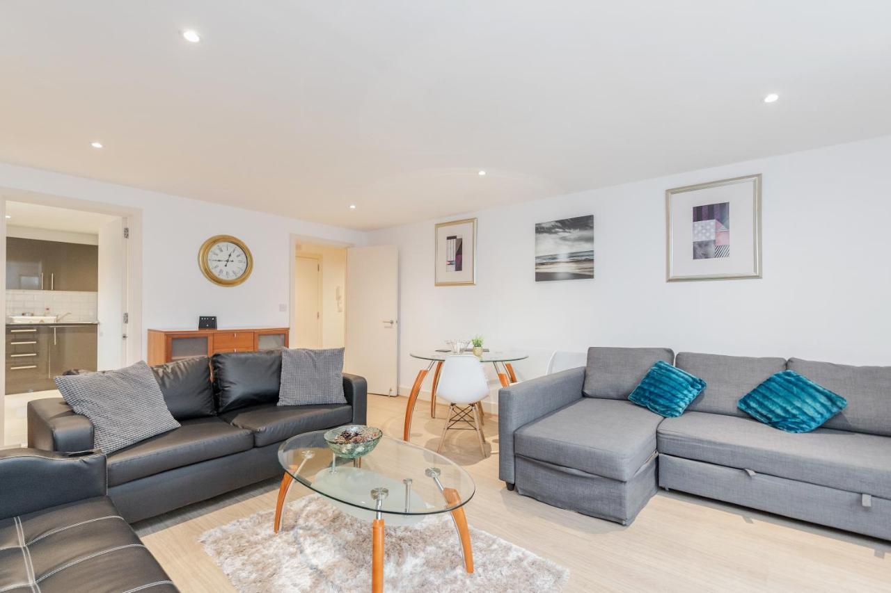 Cribextra E14 Apartment London