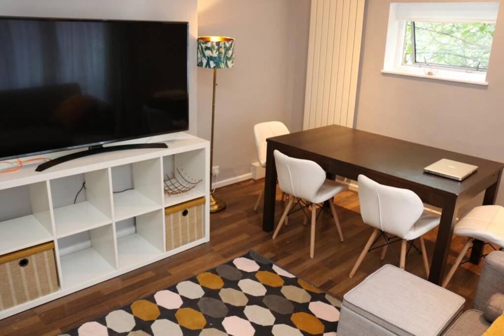 Apartment Large 3 Bedroom In Gated Development *