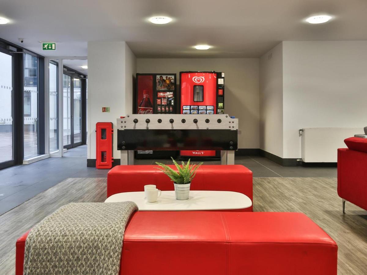 Apartment Private Bedrooms And Minutes Away From Wembley Stadium At Sterling Court