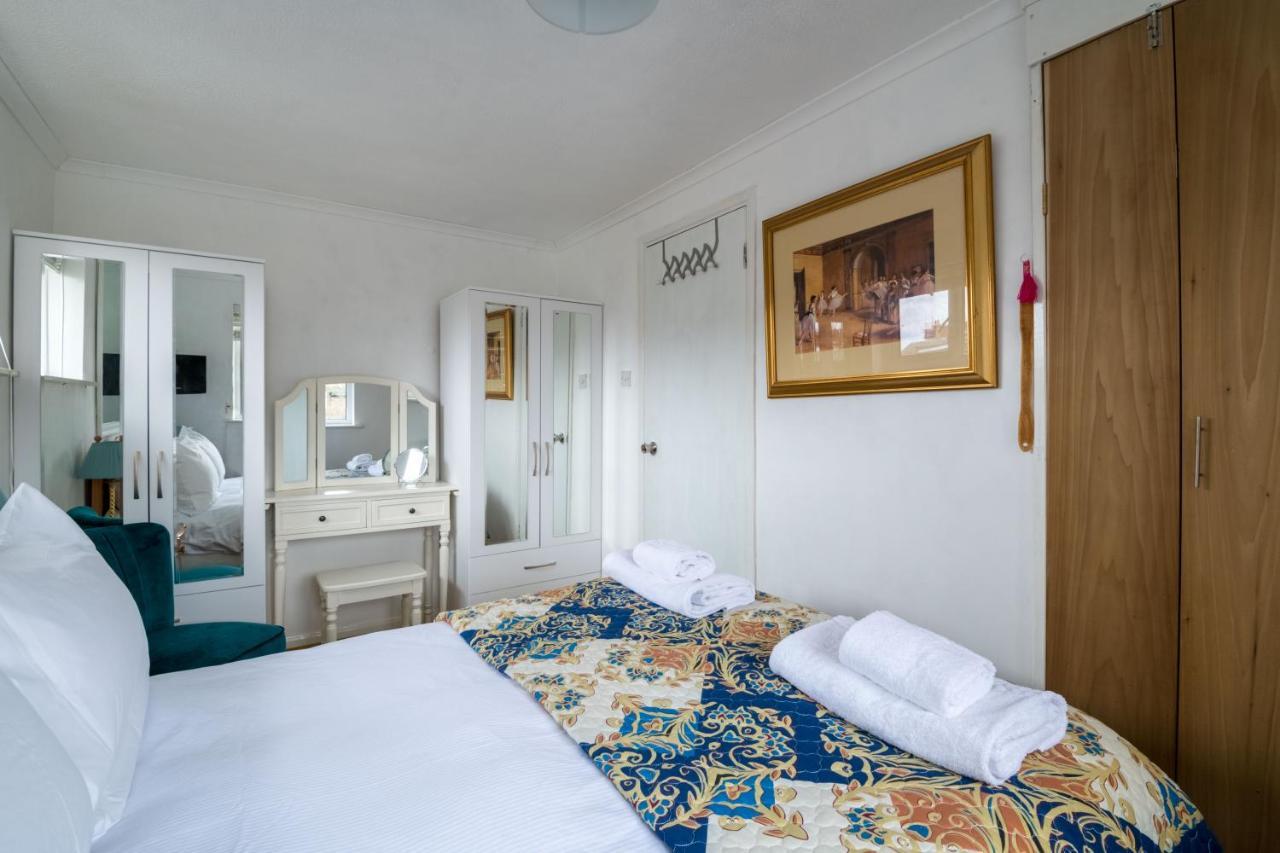 Exclusive In Acton By Underthedoormat *