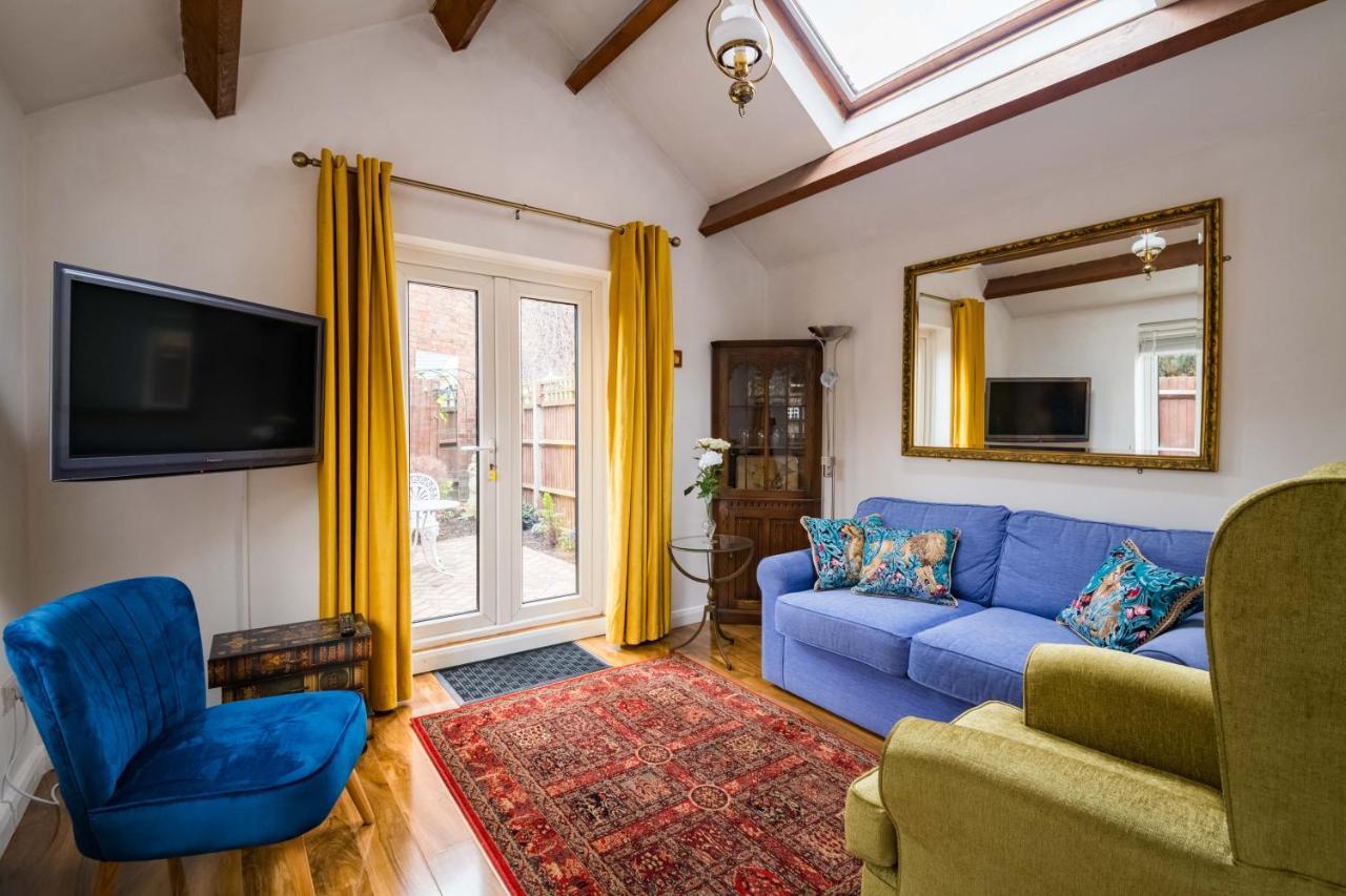 Exclusive In Acton By Underthedoormat Apartment London