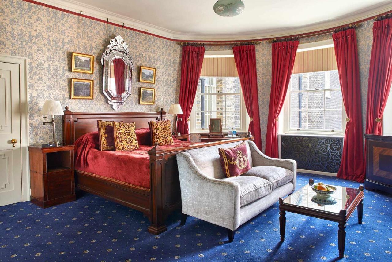 House - Private Member's Club