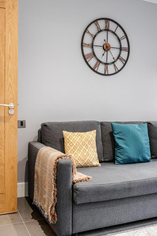 Luxury Chic Near Canary Wharf, Excel, O2 & Stratford Apartment *