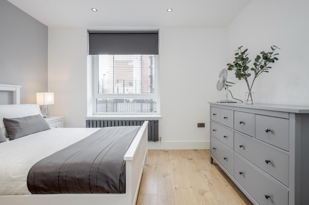 Luxury Chic Near Canary Wharf, Excel, O2 & Stratford Apartment London