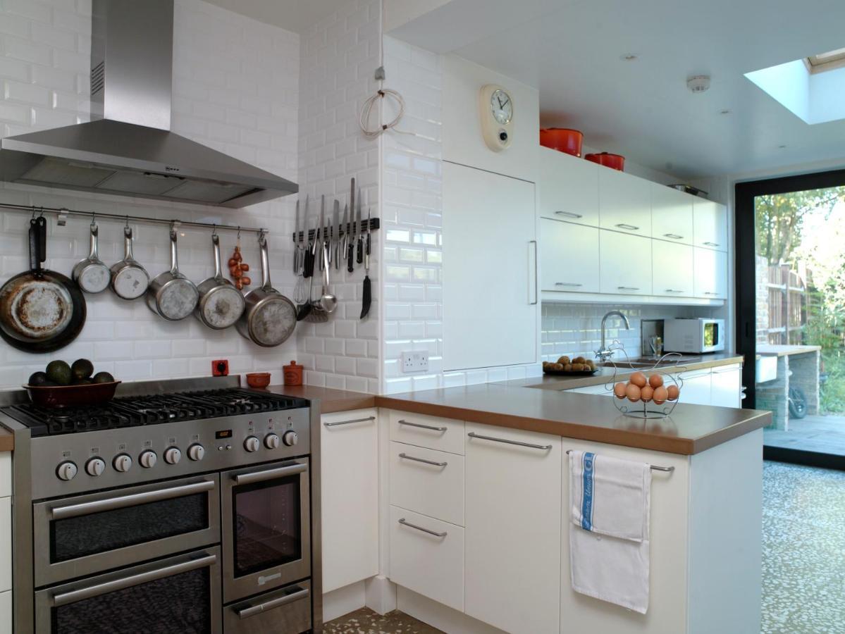 Stunning 5 Bed House With Private Garden Holiday home *