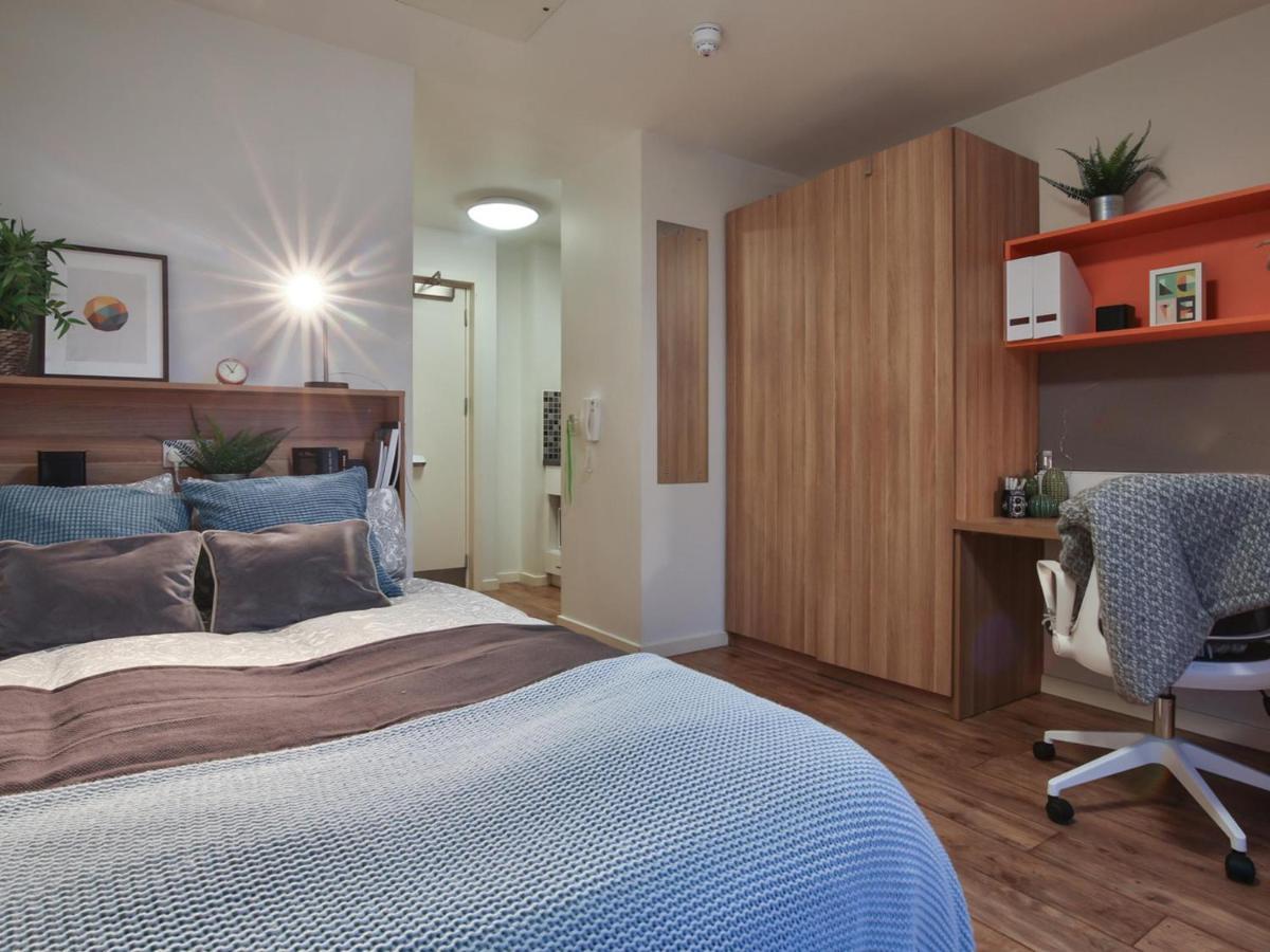 Sterling Court In Wembley Apartment London