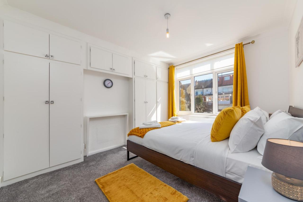 Flourish - The Avenue - Tottenham Apartment
