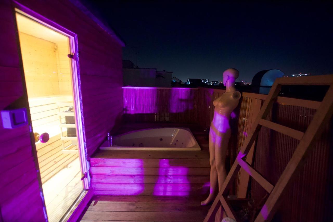 2 Bedroom Roof Terrace With Sauna Jakuzzi And Outdoor Cinema Apartment