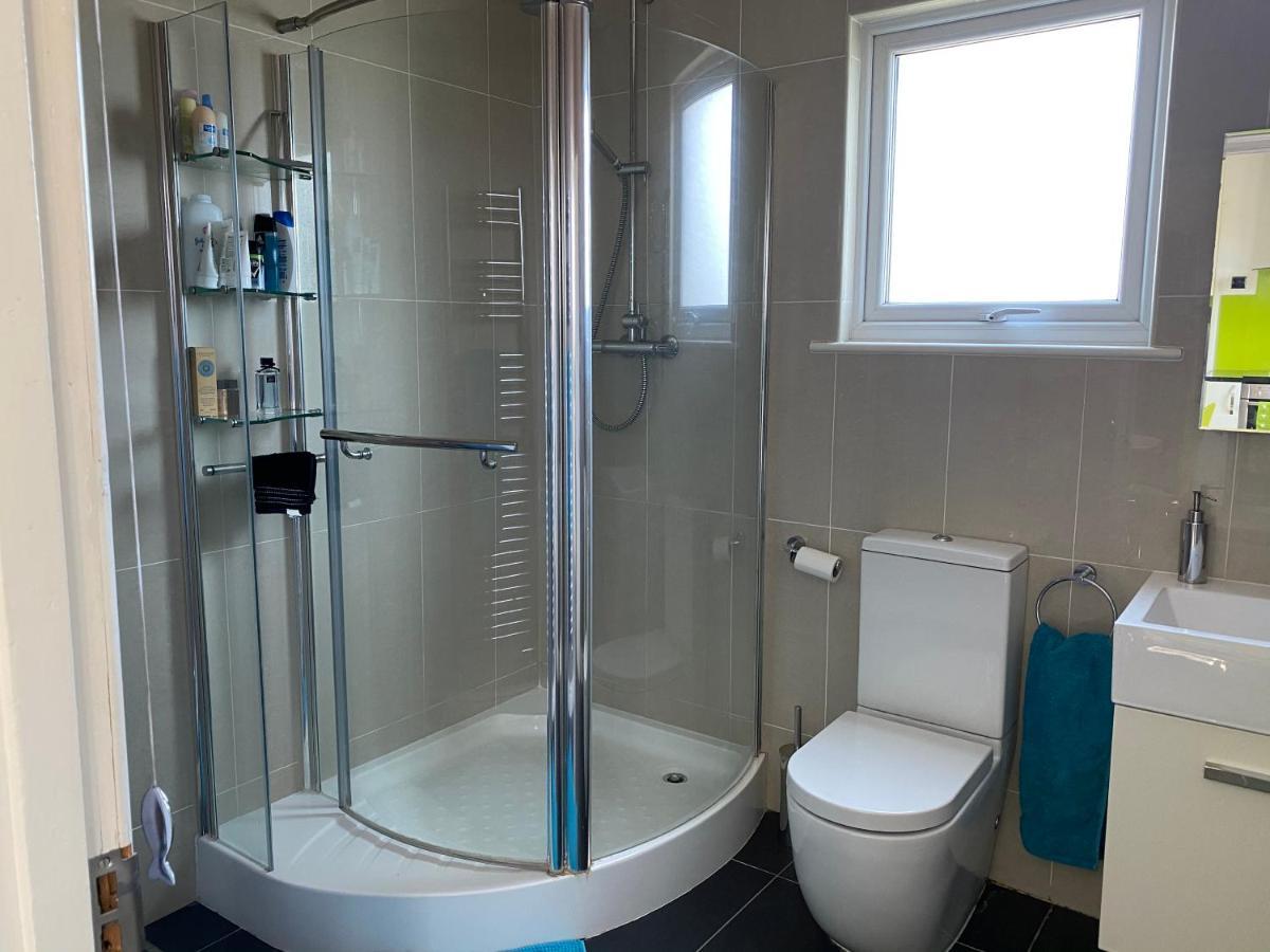 3 Bed In Colliers Wood *