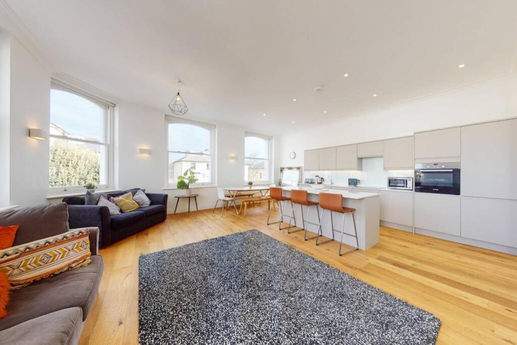 Superb 2 Bed Flat Camden 5 Min Walktube Station Apartamento