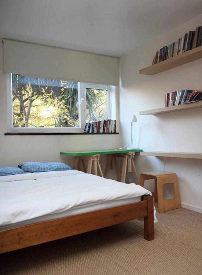 3 Bed With Garden In Zone One Se1 Apartment London