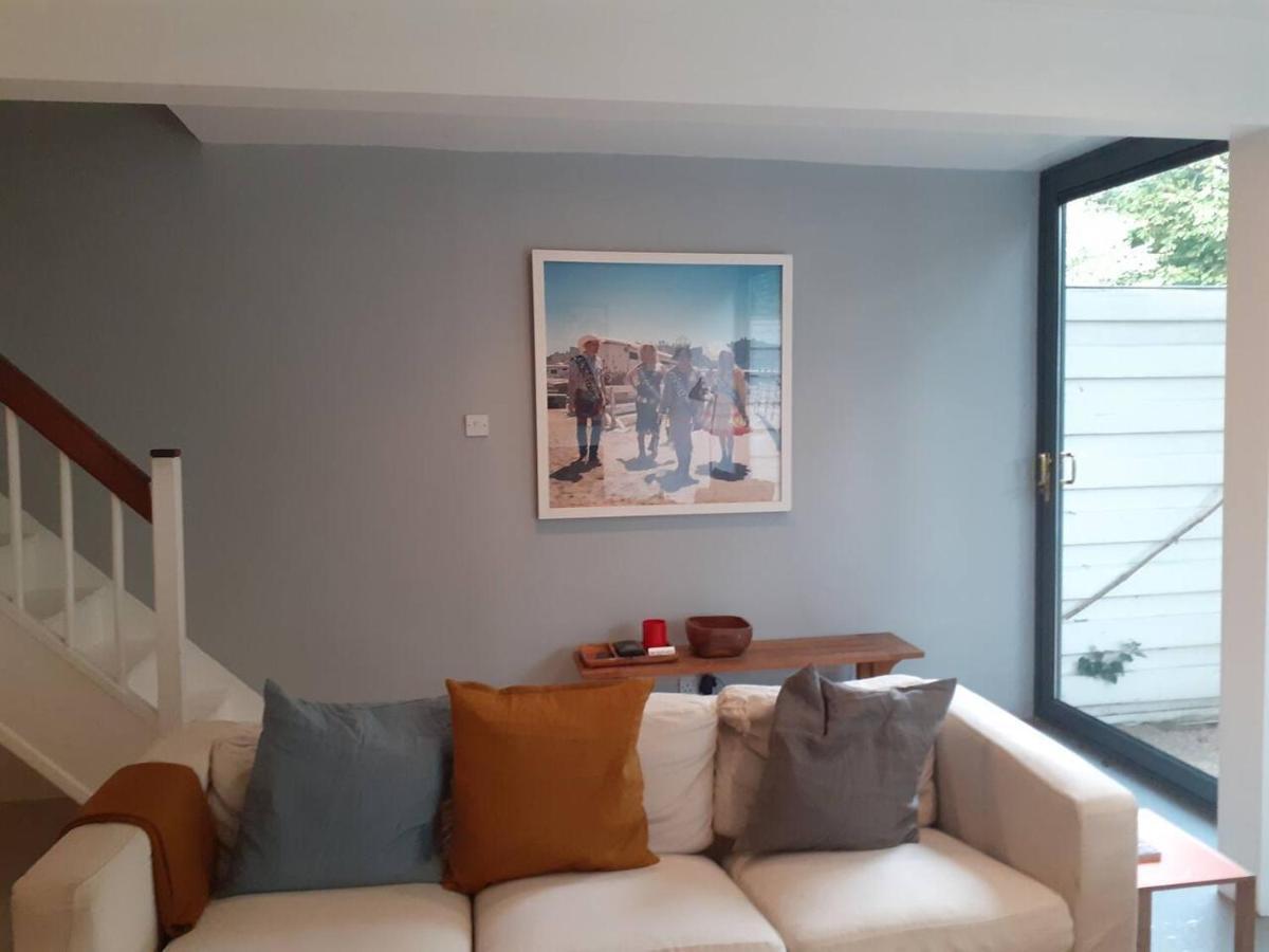 Apartment 3 Bed With Garden In Zone One Se1 *