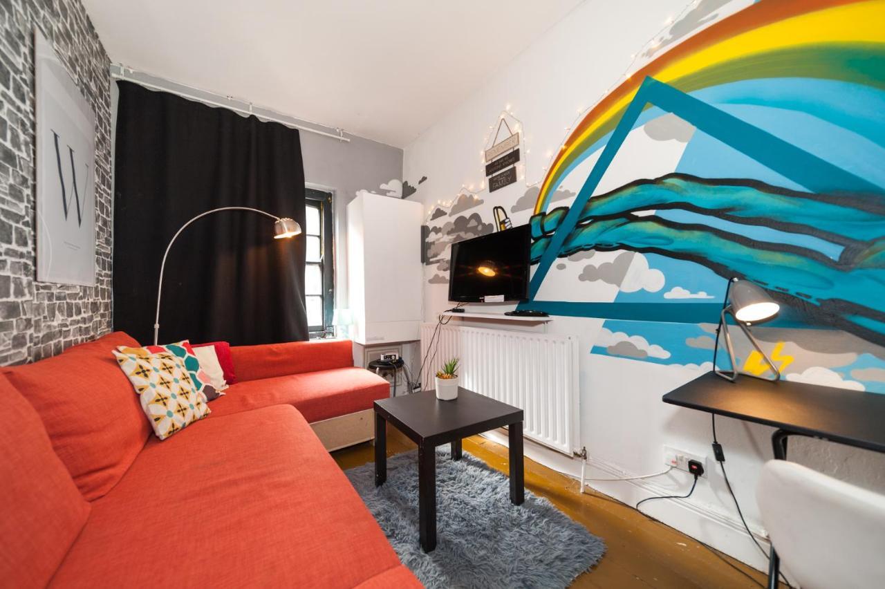 Apartment 2 Bedroom Roof Terrace With Sauna Jakuzzi And Outdoor Cinema London