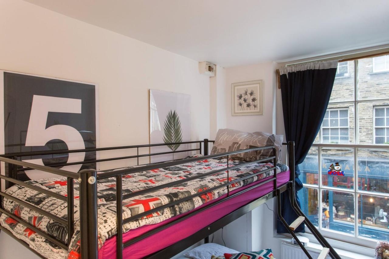 2 Bedroom Roof Terrace With Sauna Jakuzzi And Outdoor Cinema Apartment London
