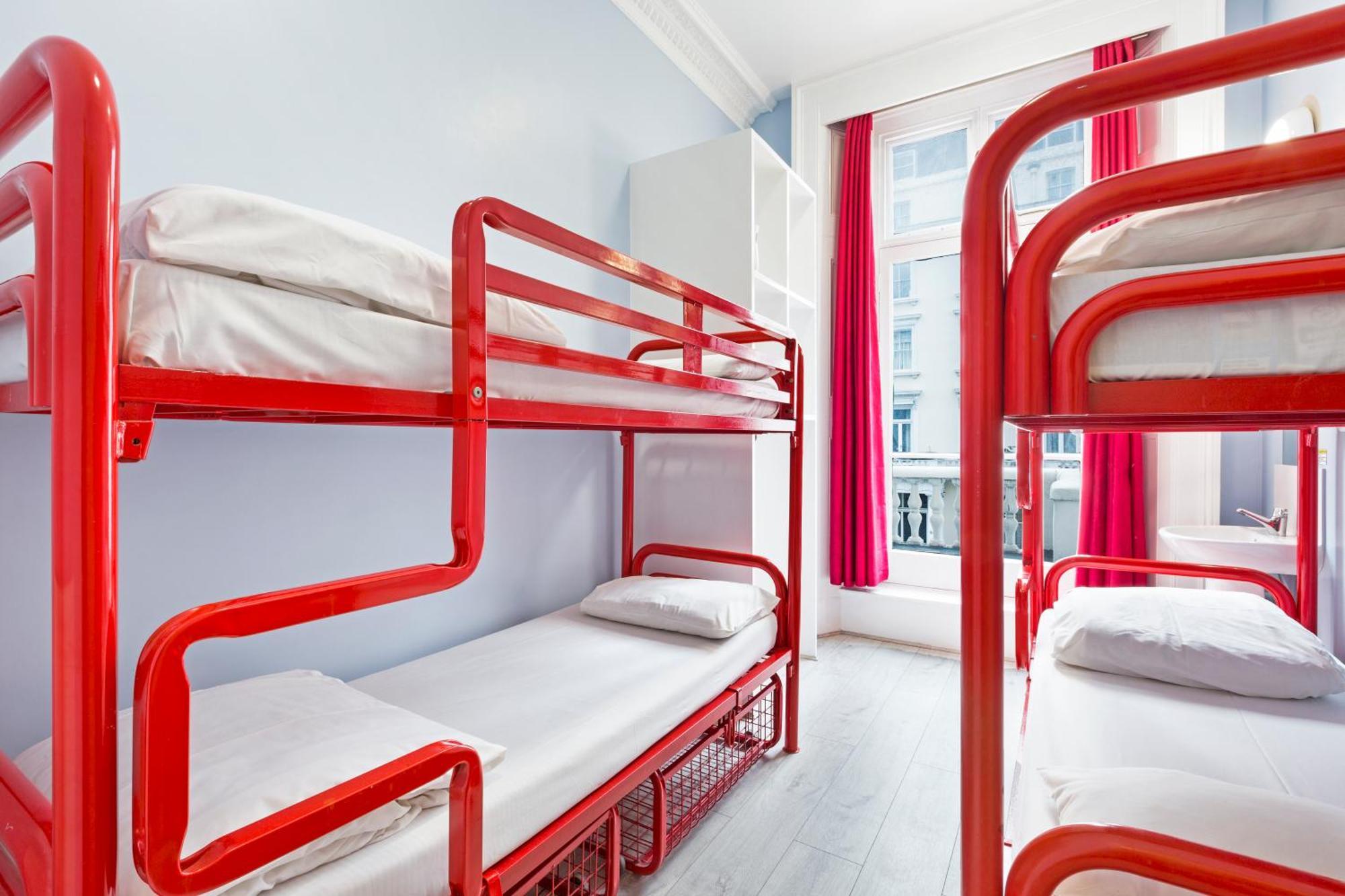 Albergue Astor Victoria *