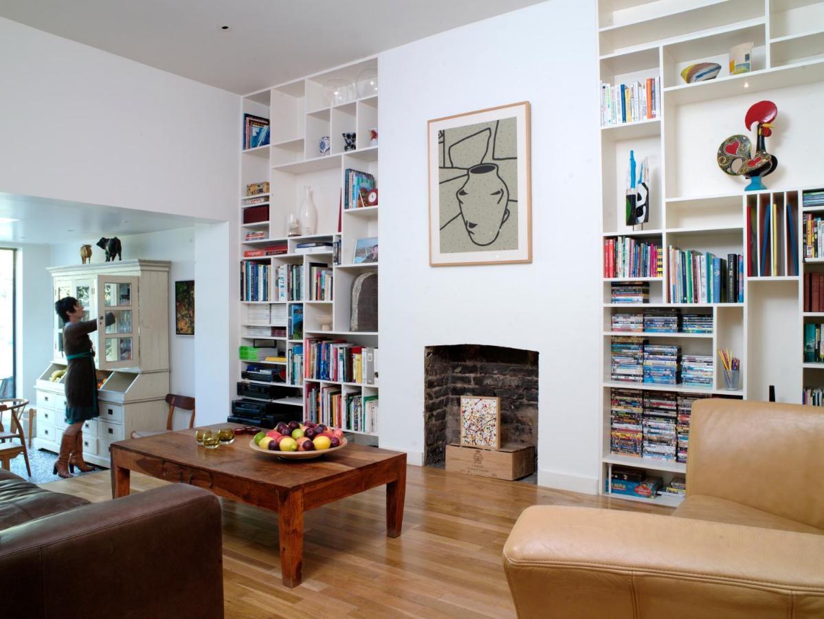 Stunning 5 Bed House With Private Garden Holiday home London