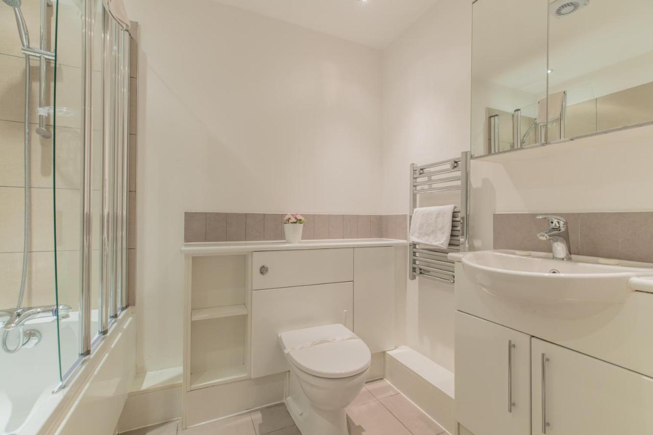 Holborn Living Apartment
