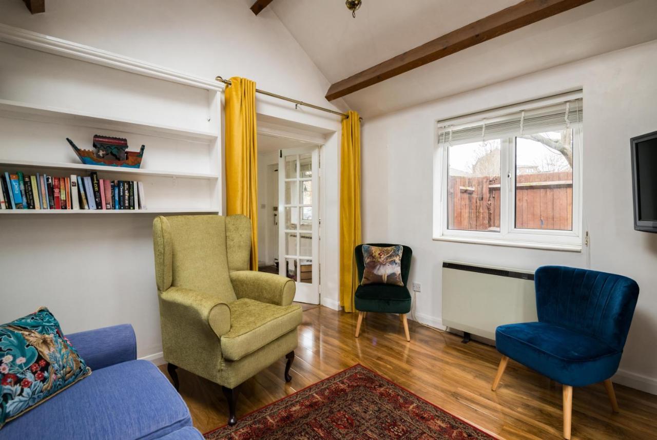 Exclusive In Acton By Underthedoormat *