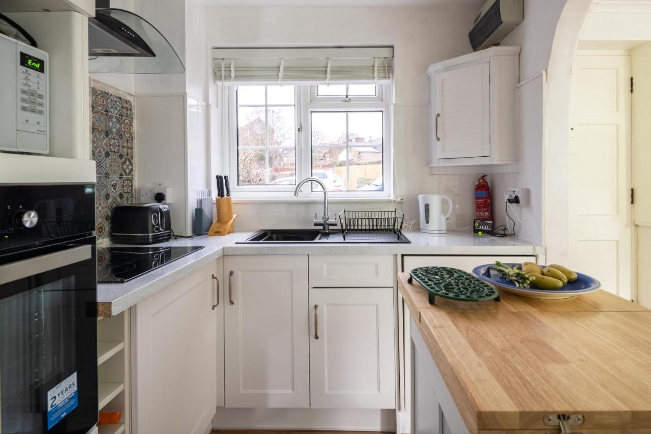 Exclusive In Acton By Underthedoormat Apartment
